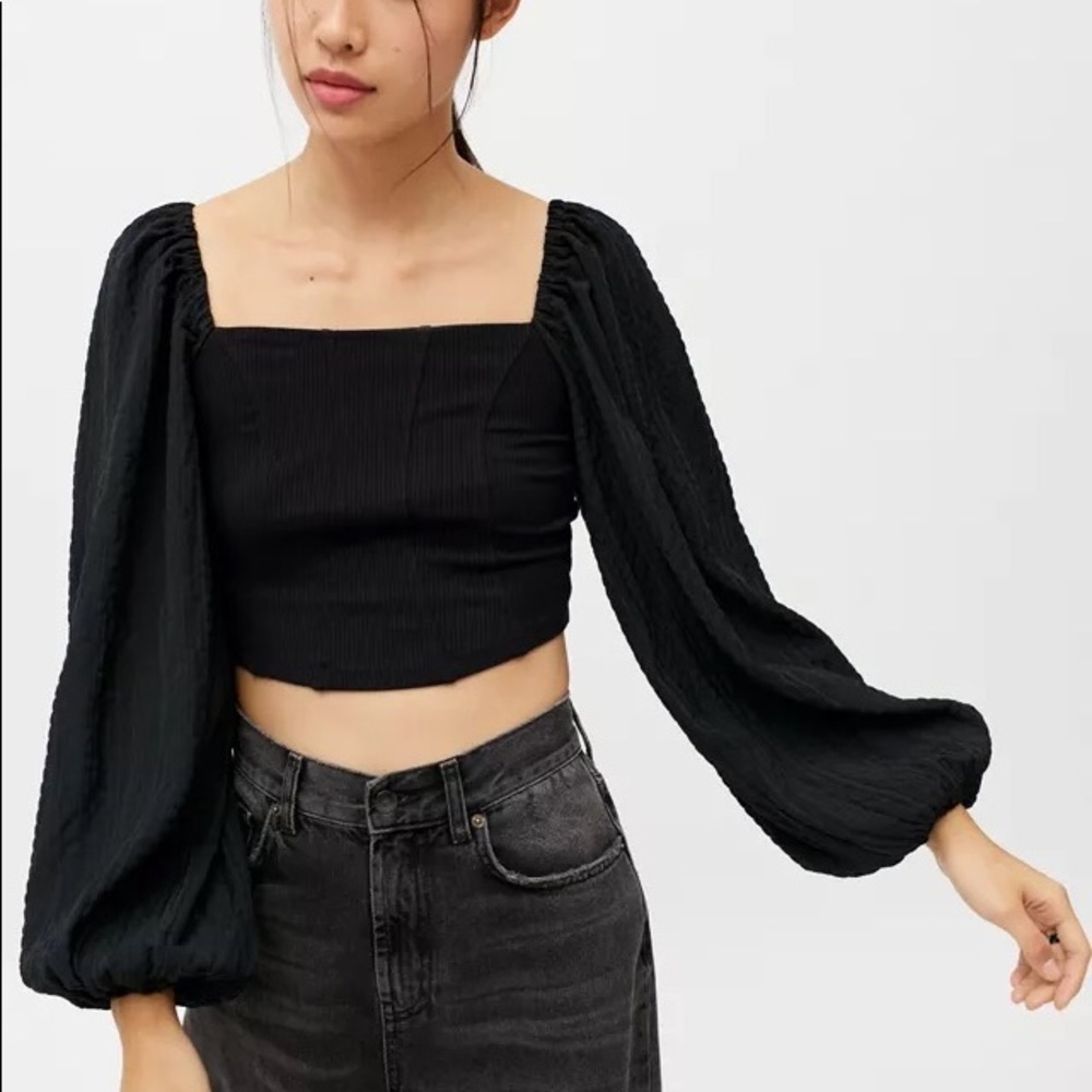 🖤Urban Outfitters Smocked Crop Top